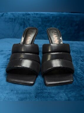 Gianni Bini Zimmie Puffer Nylon Mule NWOB Size  7